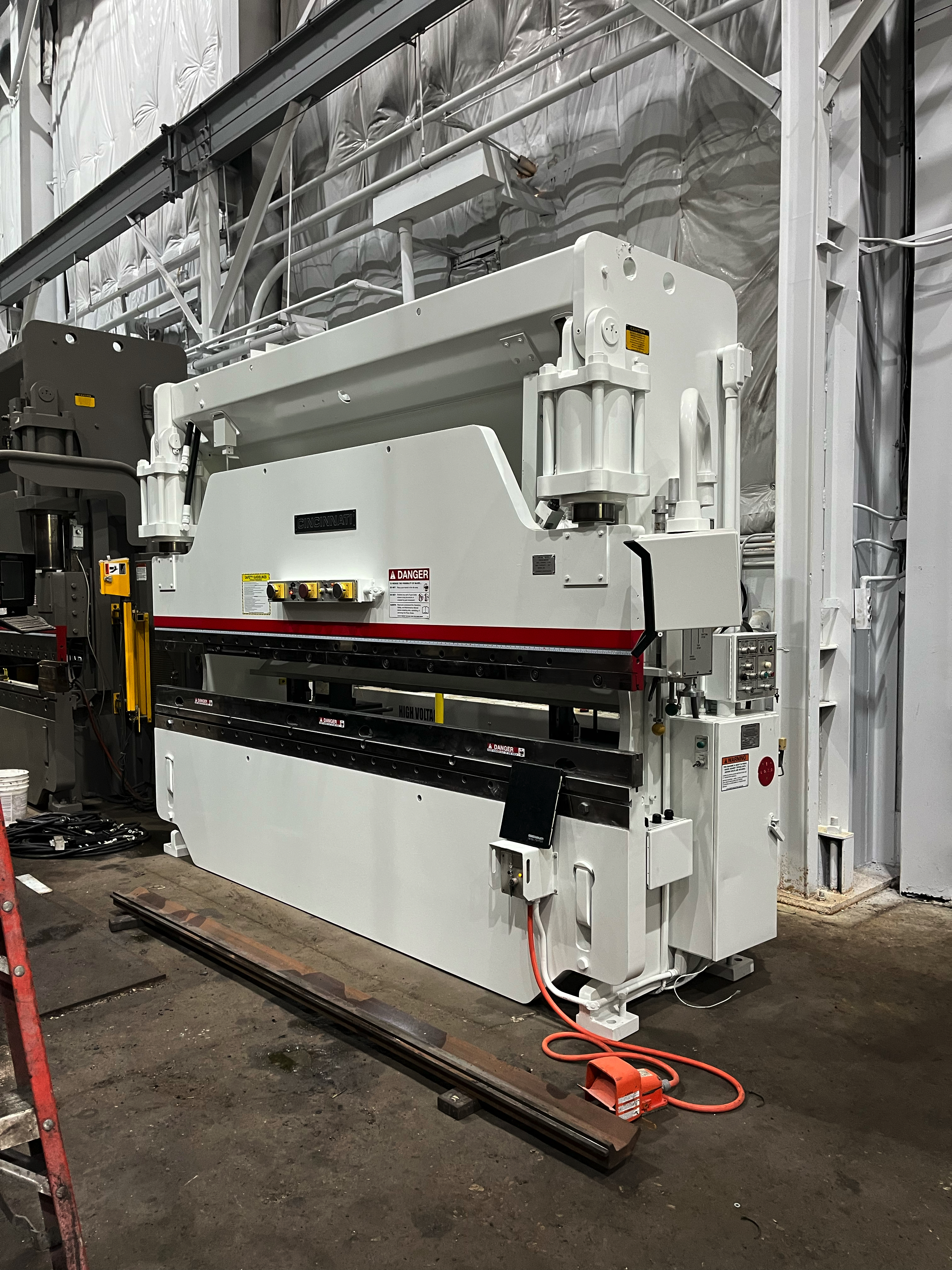 135 Ton X 12’ Cincinnati Model 135CB 3-Axis CNC Press Brake